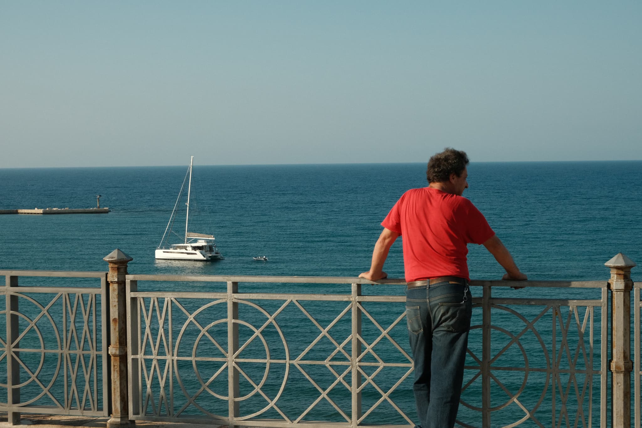 guy_sailboat